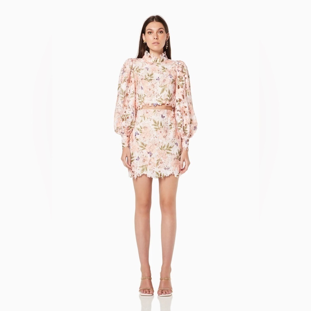 Elliatt Tayah Top & Mini Skirt Set 3D Lace Floral Size XS NWT - Picture 3 of 8
